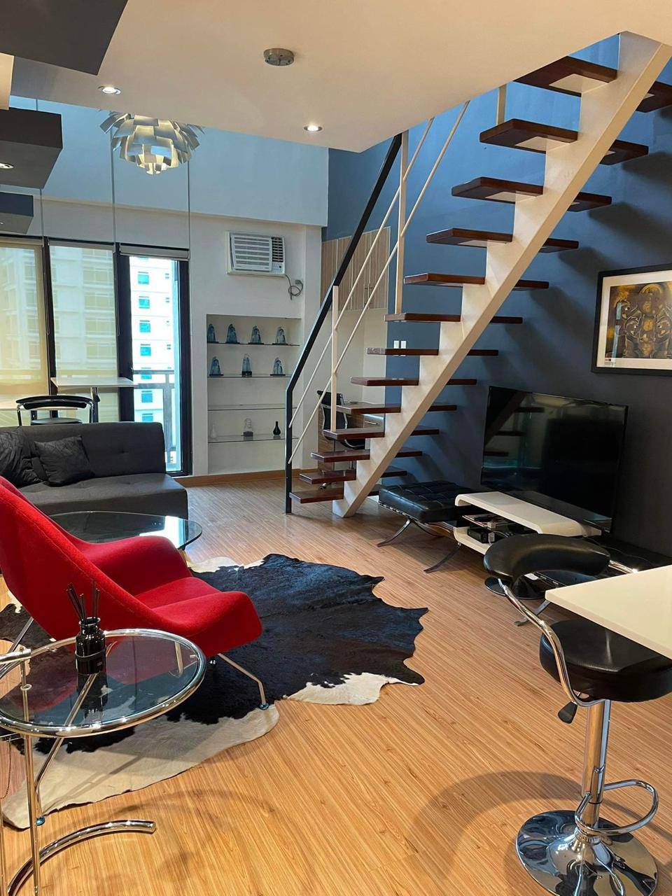 Unit 36, Grand Soho, Salcedo Village, Makati City