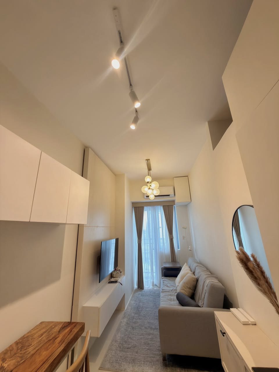 Unit 28, Fame Residences, Mandaluyong City