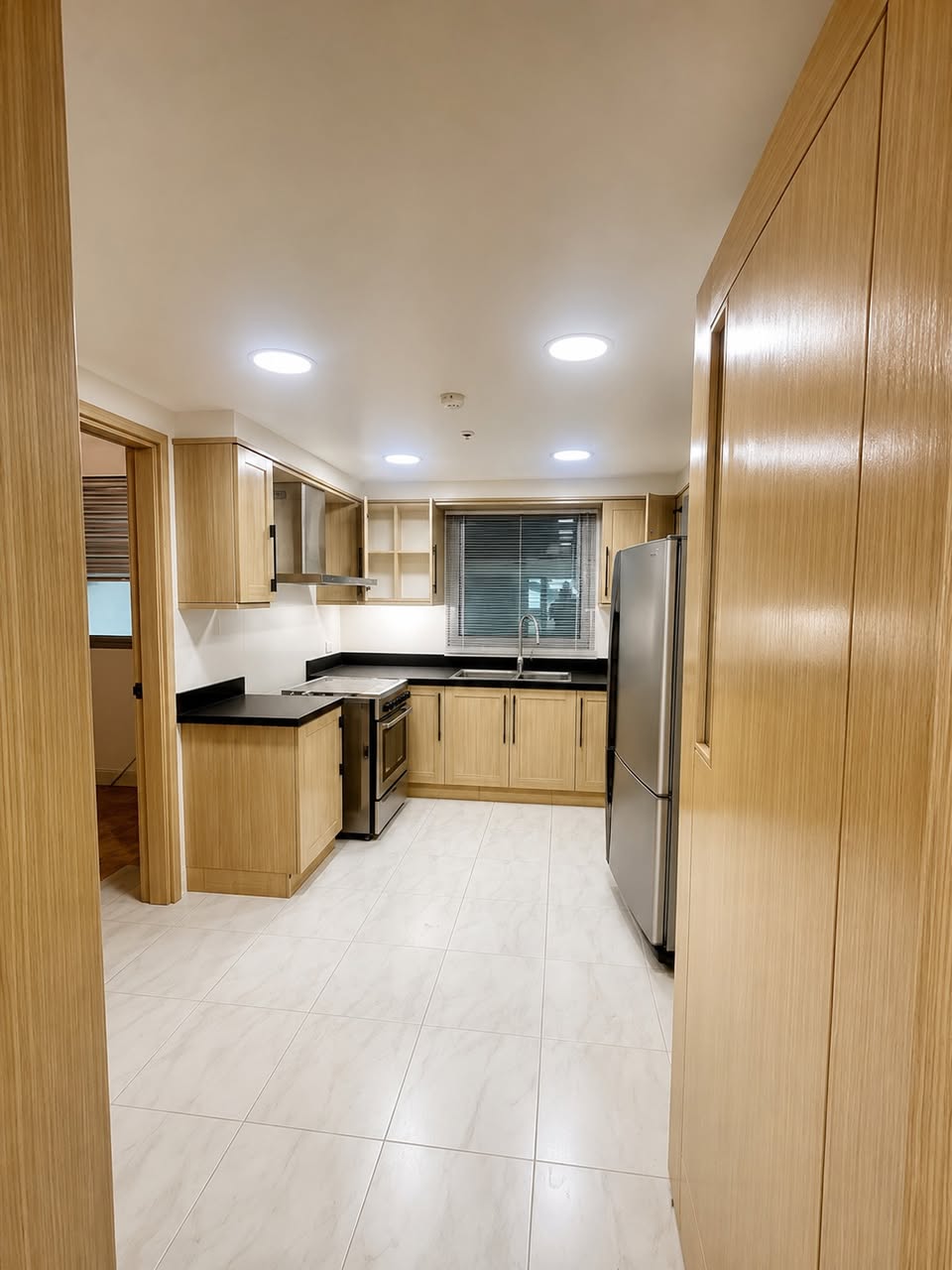 The Residences at Greenbelt Laguna Tower, Legazpi Village, Makati City