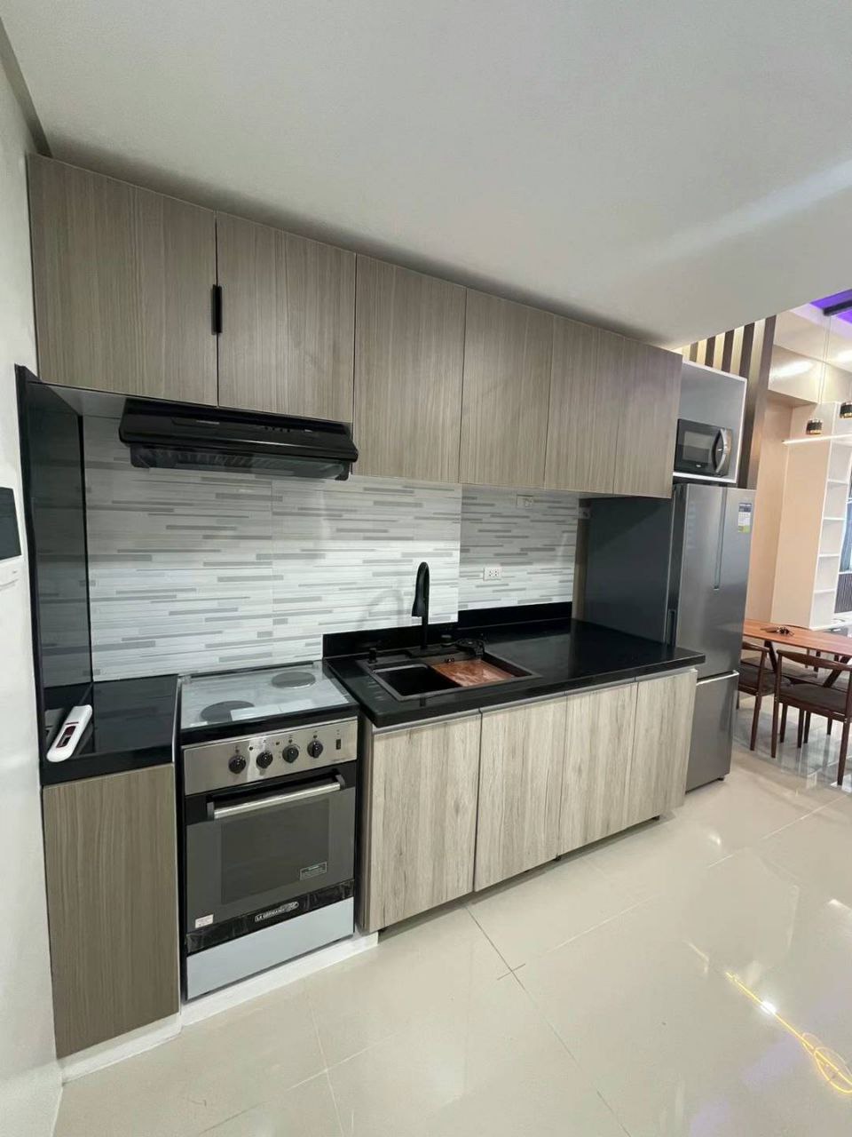 Unit 21, 100 West, Circuit, Makati City
