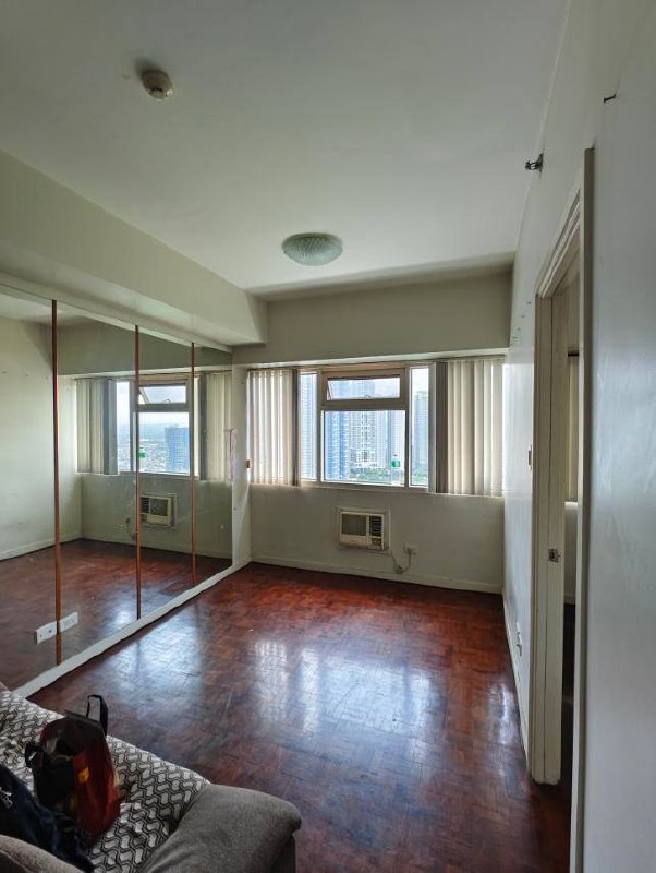 Unit 29E, Fifth Avenue Place South Wing, BGC, Taguig City