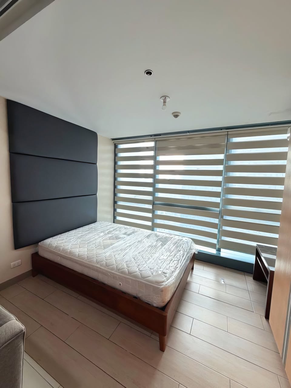 Unit 30, One Uptown Residences South Wing, BGC, Taguig City