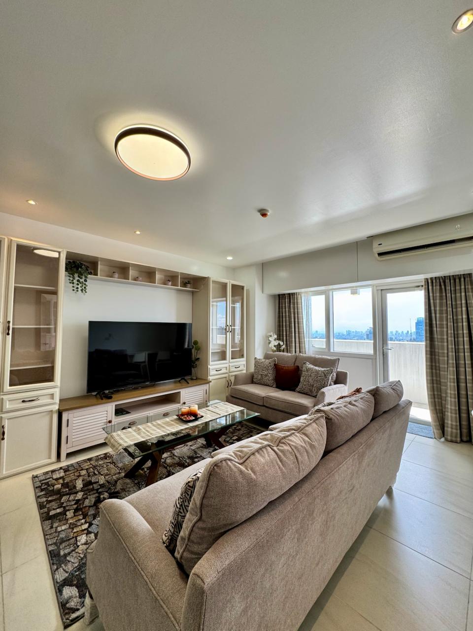 Unit 59D, The Royalton at Capitol Commons, Pasig City