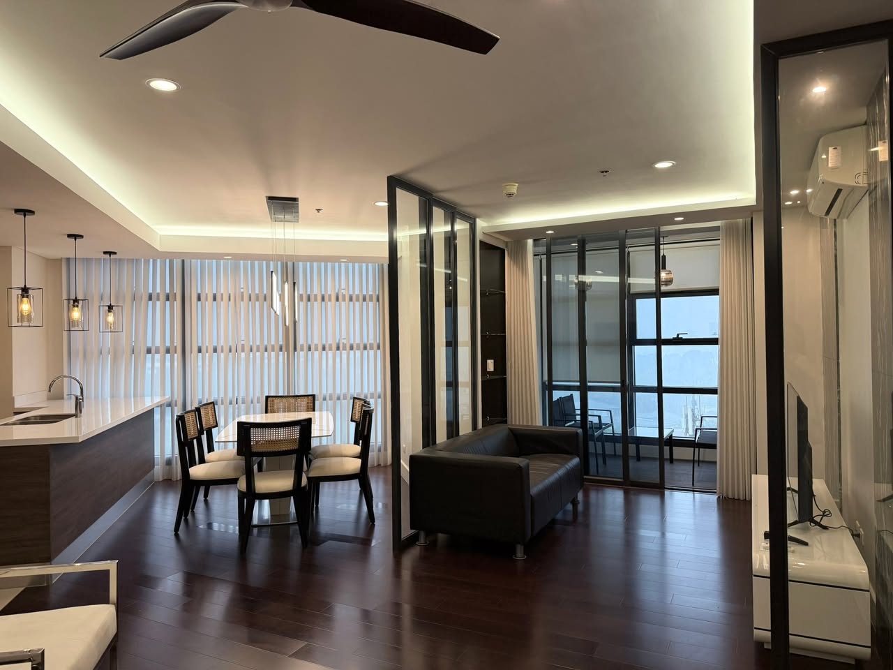 Unit 2, Garden Towers, Legazpi Village, Makati City