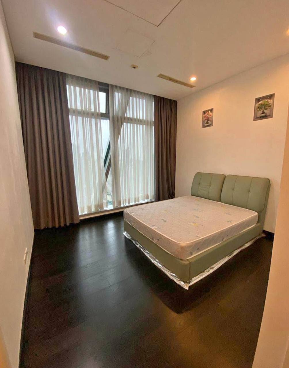 Unit 36, Trump Tower, Century, Makati City