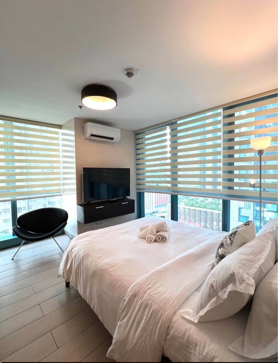 Unit 12, One Uptown Residences, BGC, Taguig City