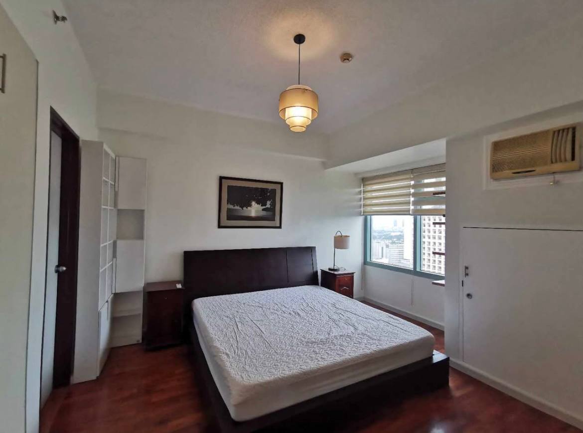 Unit 30, One Legazpi Park, Legazpi Village, Makati City