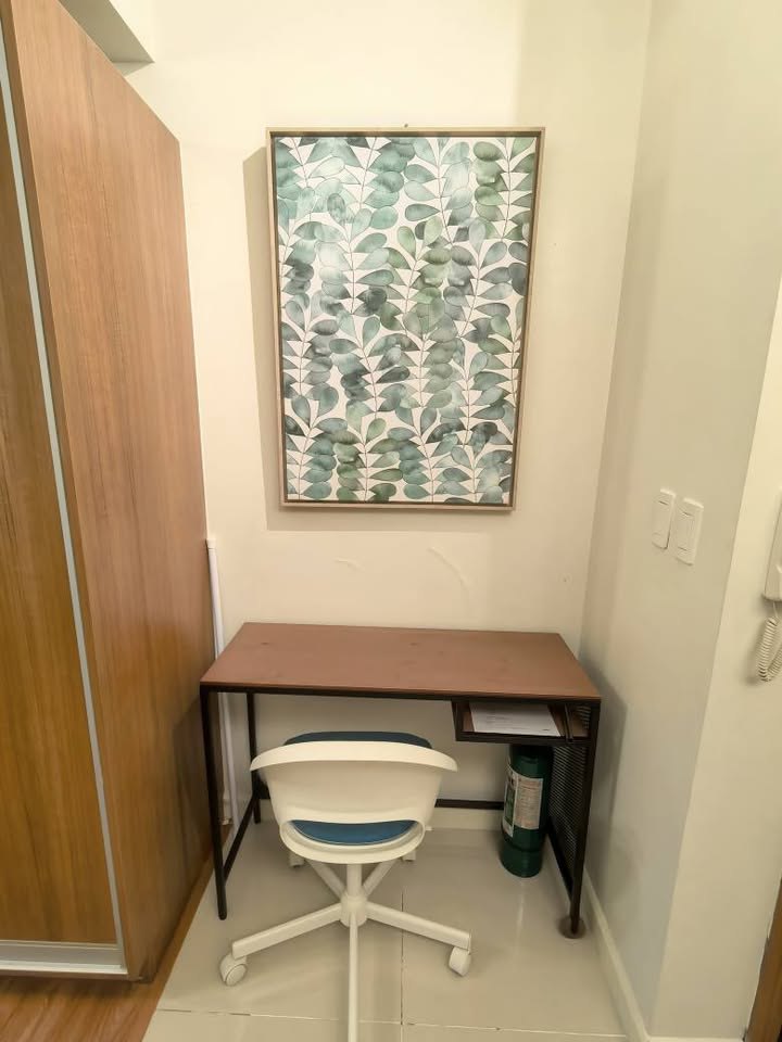 Unit 26, Eton Tower, Legazpi Village, Makati City