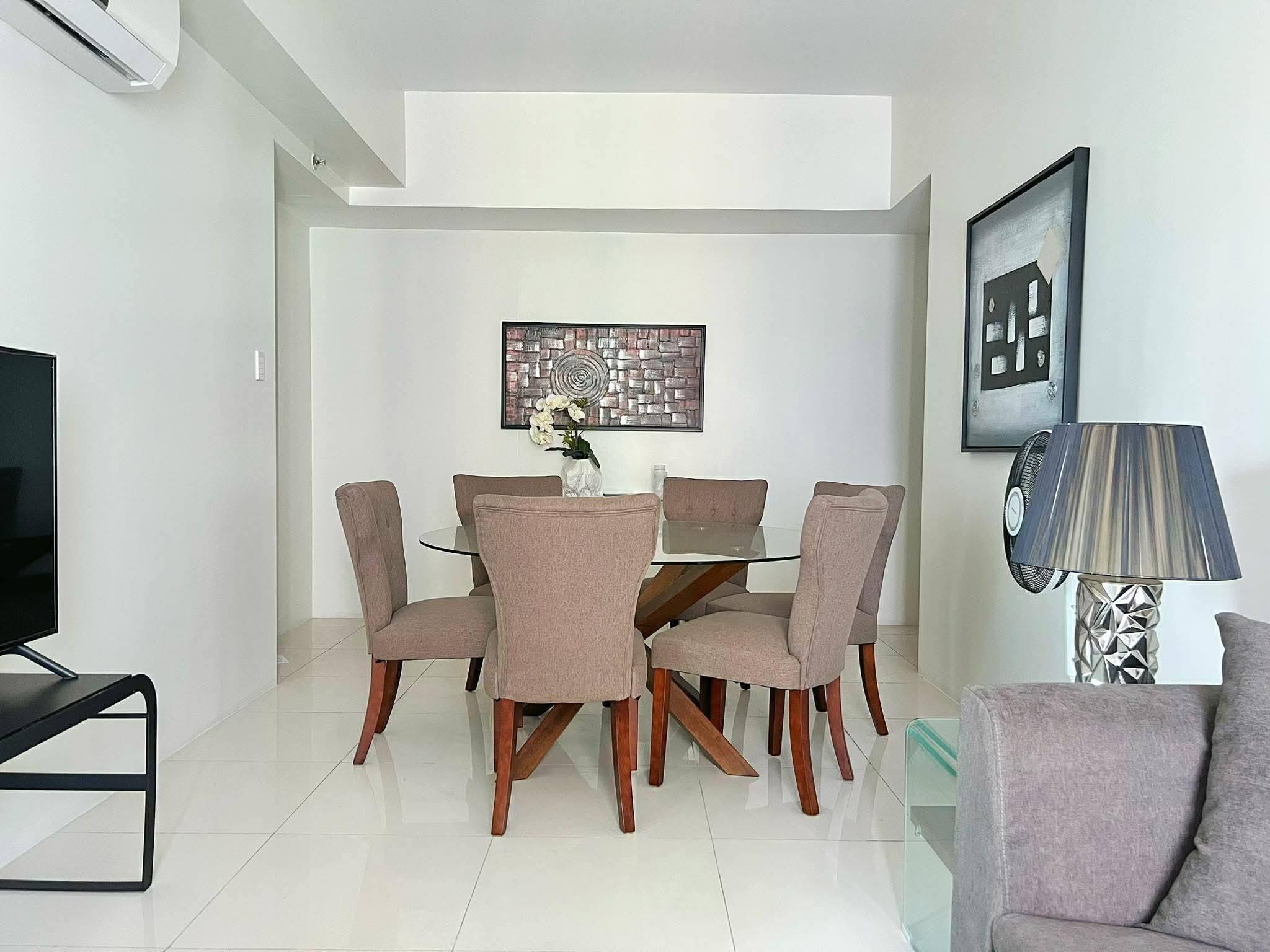 Unit 29, Central Park West, BGC, Taguig City