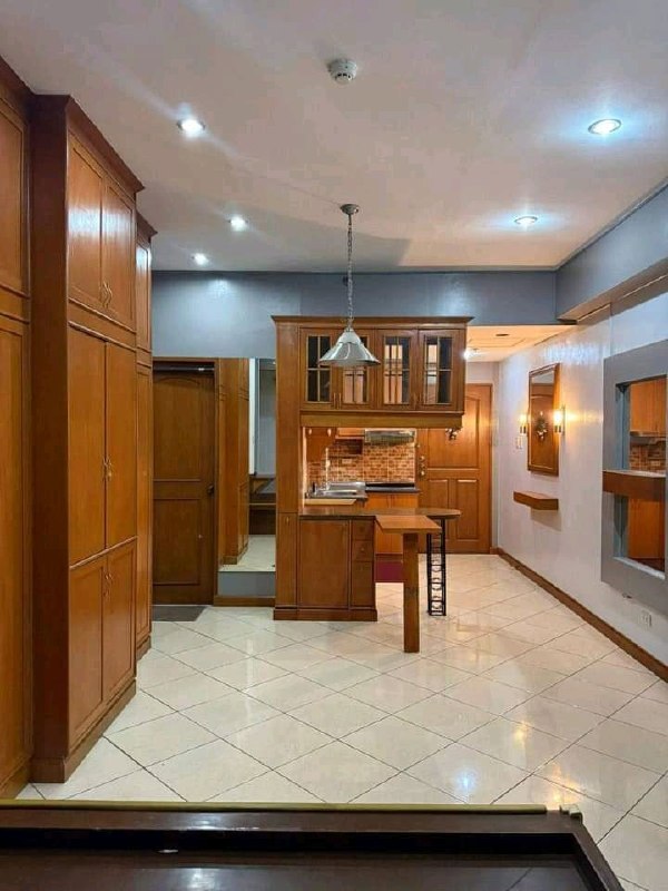 Unit 30, Paseo Parkview Suites Tower One, Salcedo Village, Makati City