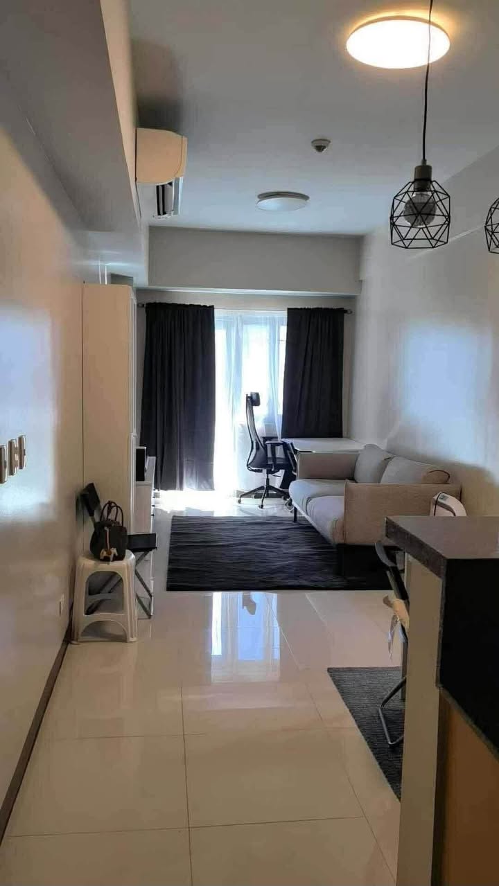 Unit 12, The Ellis, Salcedo Village, Makati City