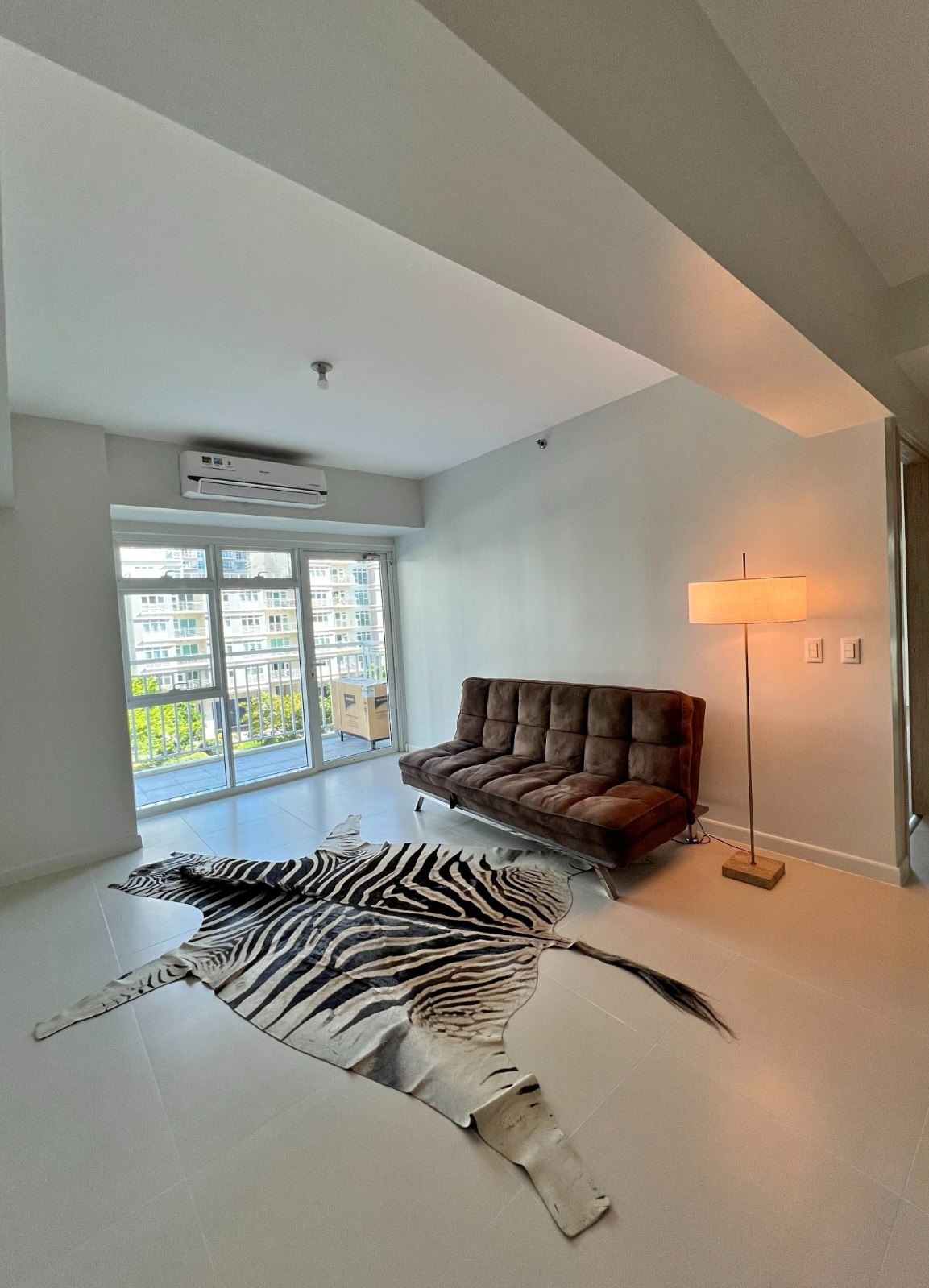Unit 5, Park Cascades, BGC, Taguig City