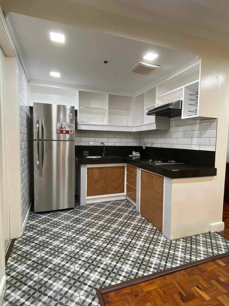 Unit 2, La Maison Rada Condominium, Legazpi Village, Makati City