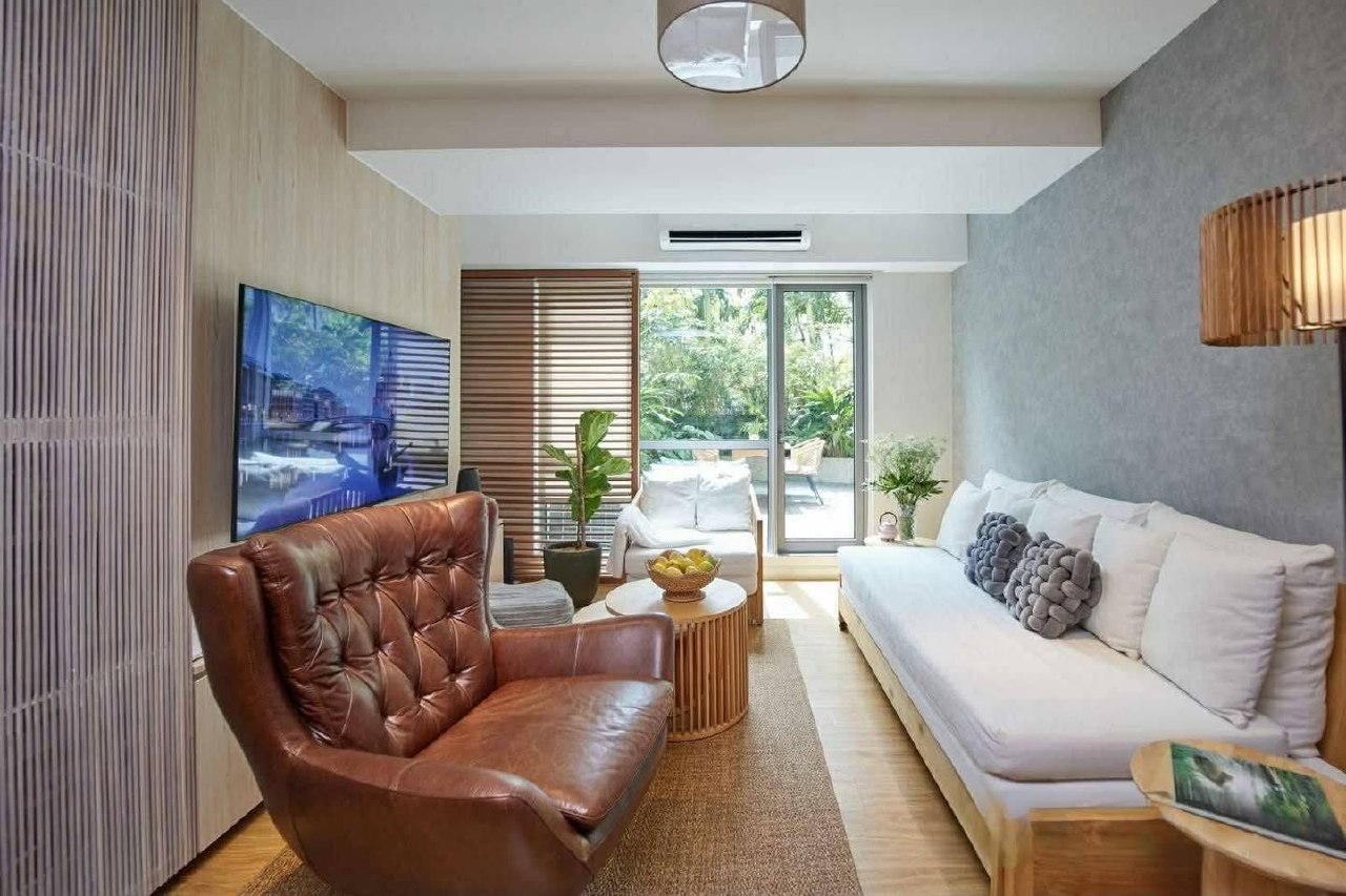 Unit 6, Acqua Residences, Legazpi Village, Makati City