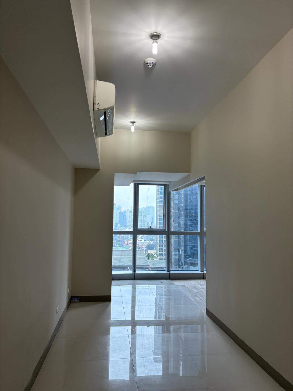 Unit 11, Uptown Parksuites Tower One, Uptown BGC, Taguig City
