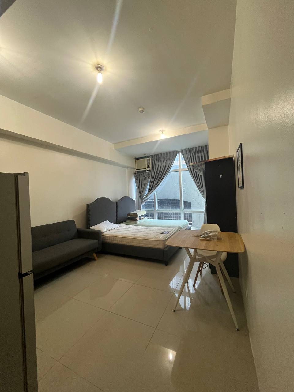 Unit 16J, The Stratosphere, Makati City