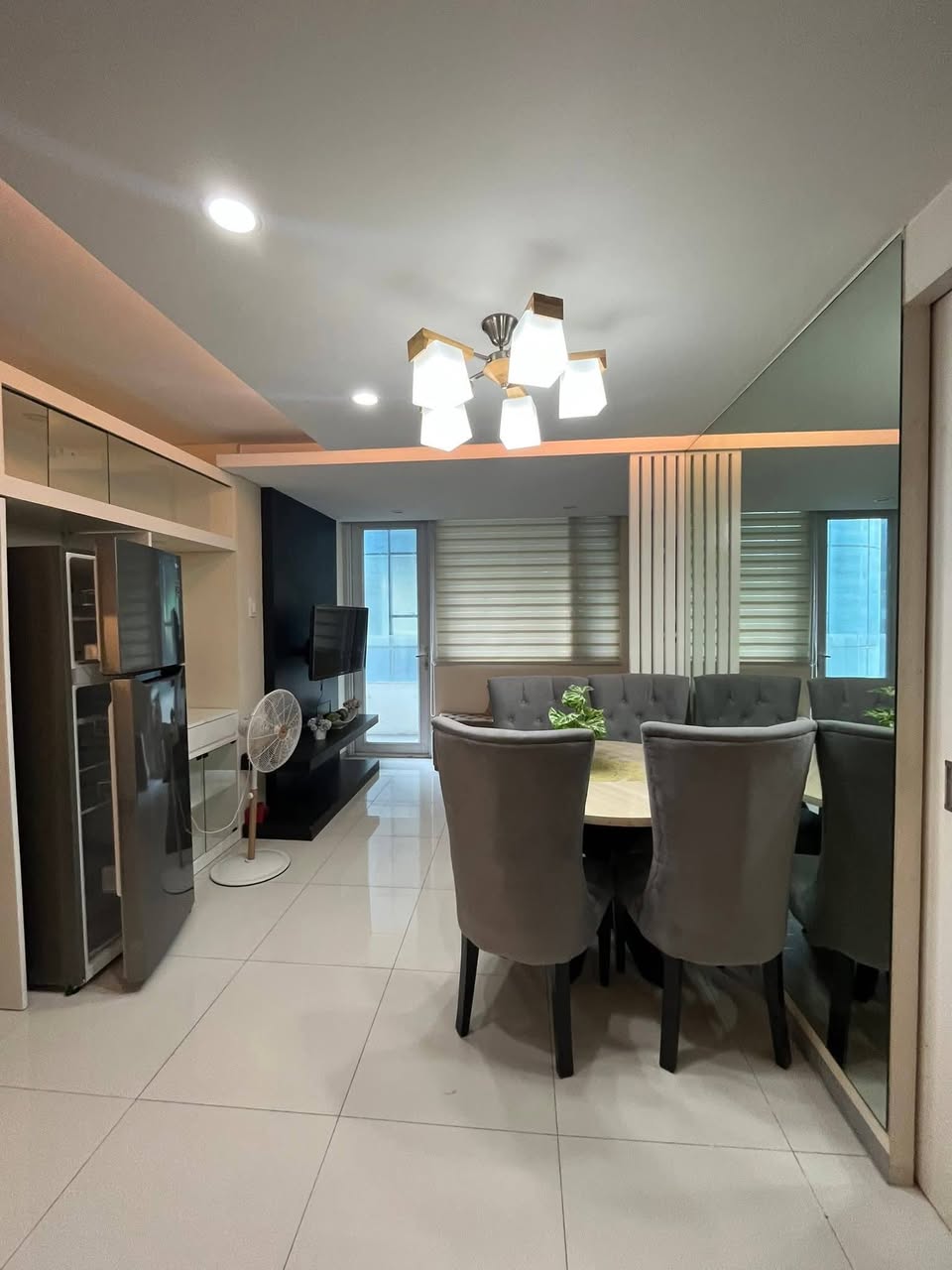 Unit 15, Seibu Tower High Street, BGC, Taguig City