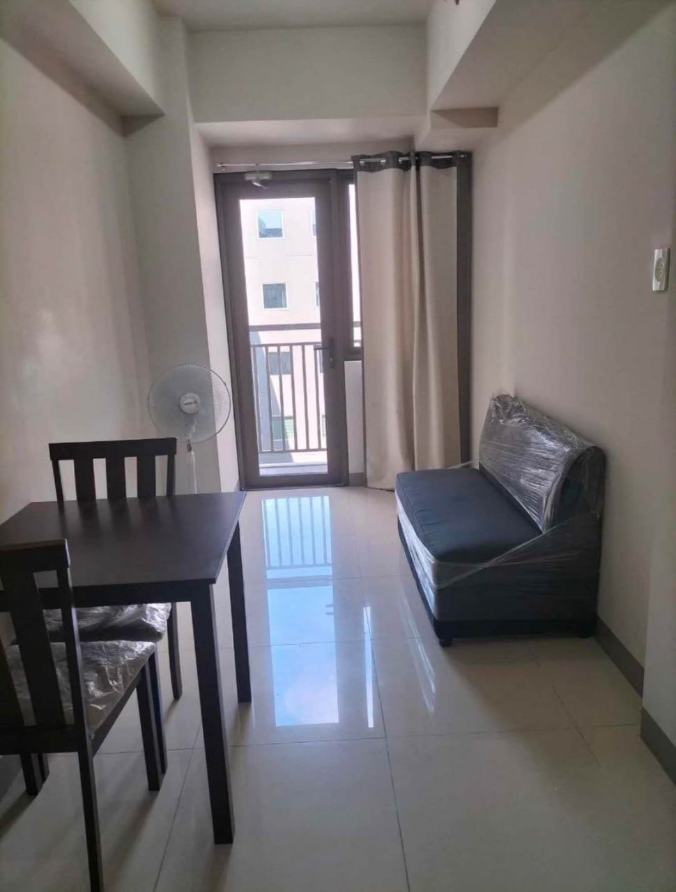 Unit 12, S Residences Tower One, Legazpi Village, Makati City
