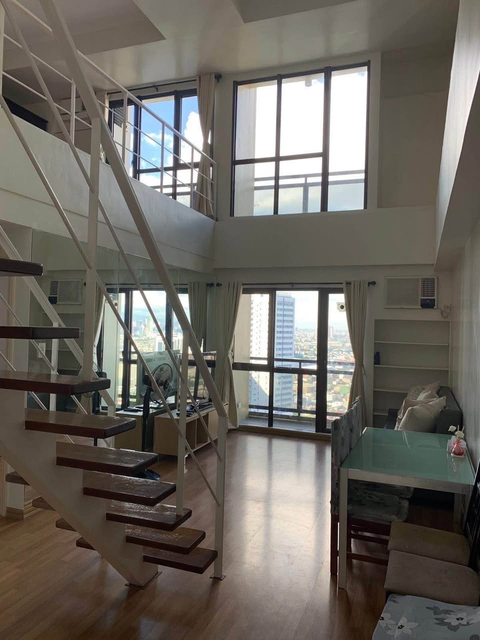 Unit 36, Grand Soho, Salcedo Village, Makati City
