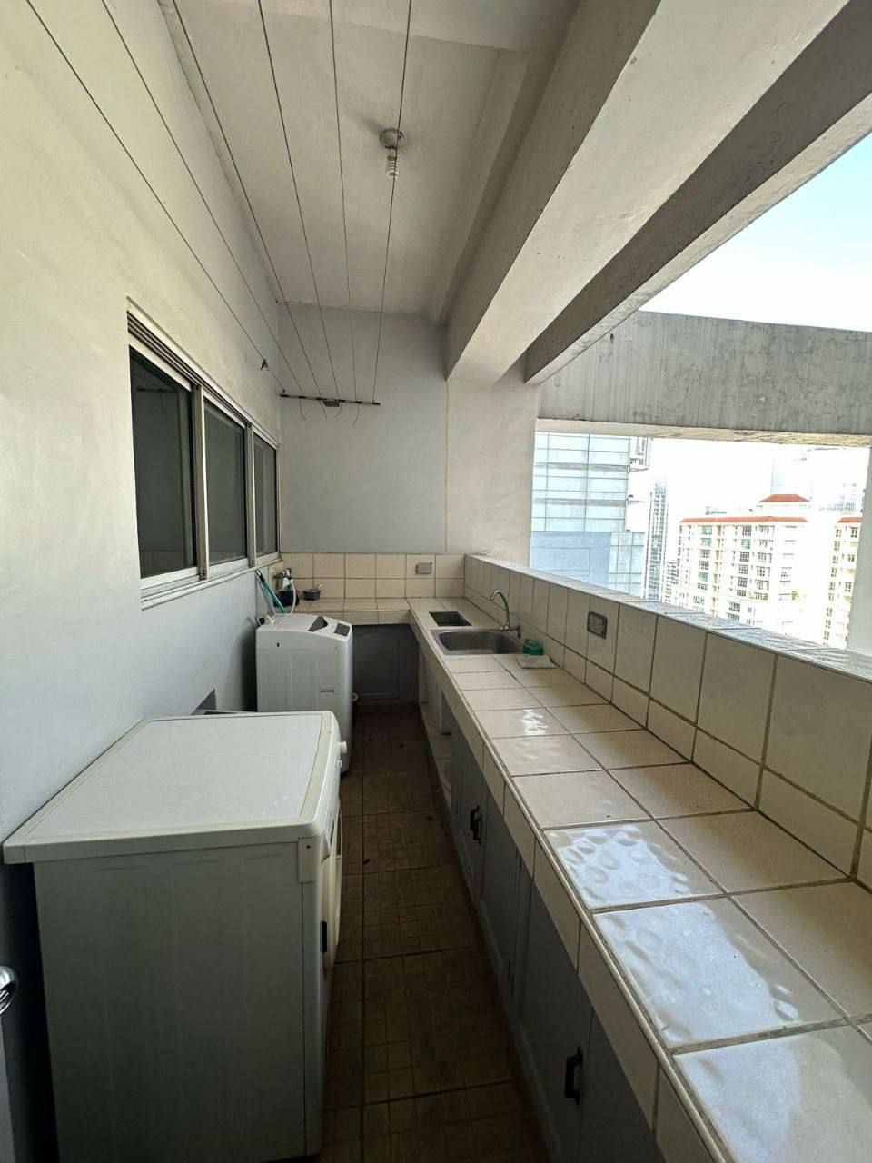 Elizabeth Place, Salcedo Village, Makati City