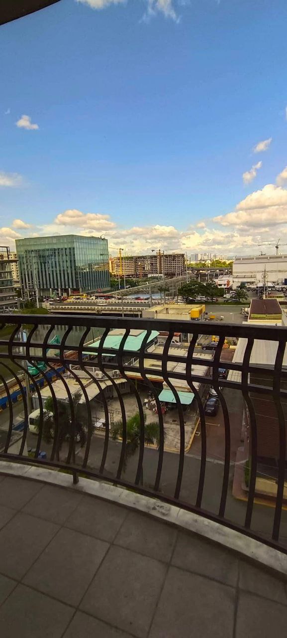 Unit 8, Solemare Parksuites Tower C, Manila City