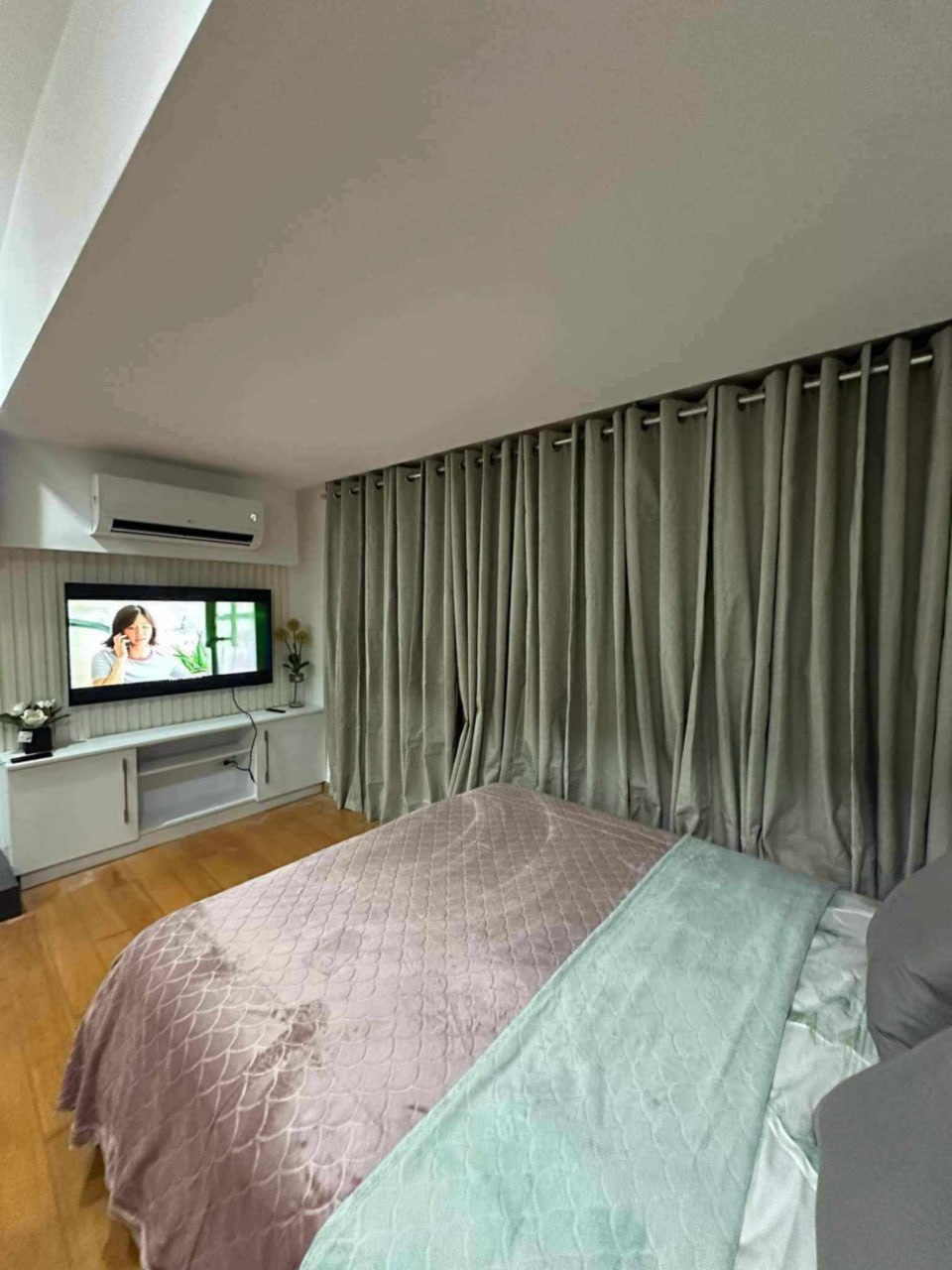 Unit 17, Milano Residences, Century, Makati City
