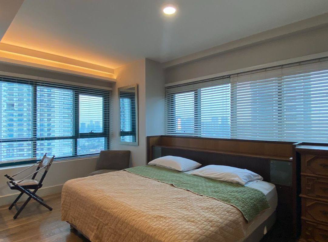 Unit 38, Edades Tower East Tower, Rockwell Center, Makati City