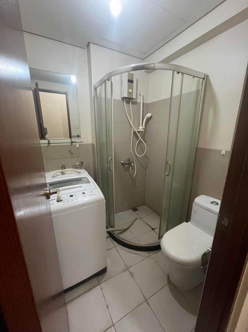 Unit 2702, The Beacon Tower Three, Legazpi Village, Makati City