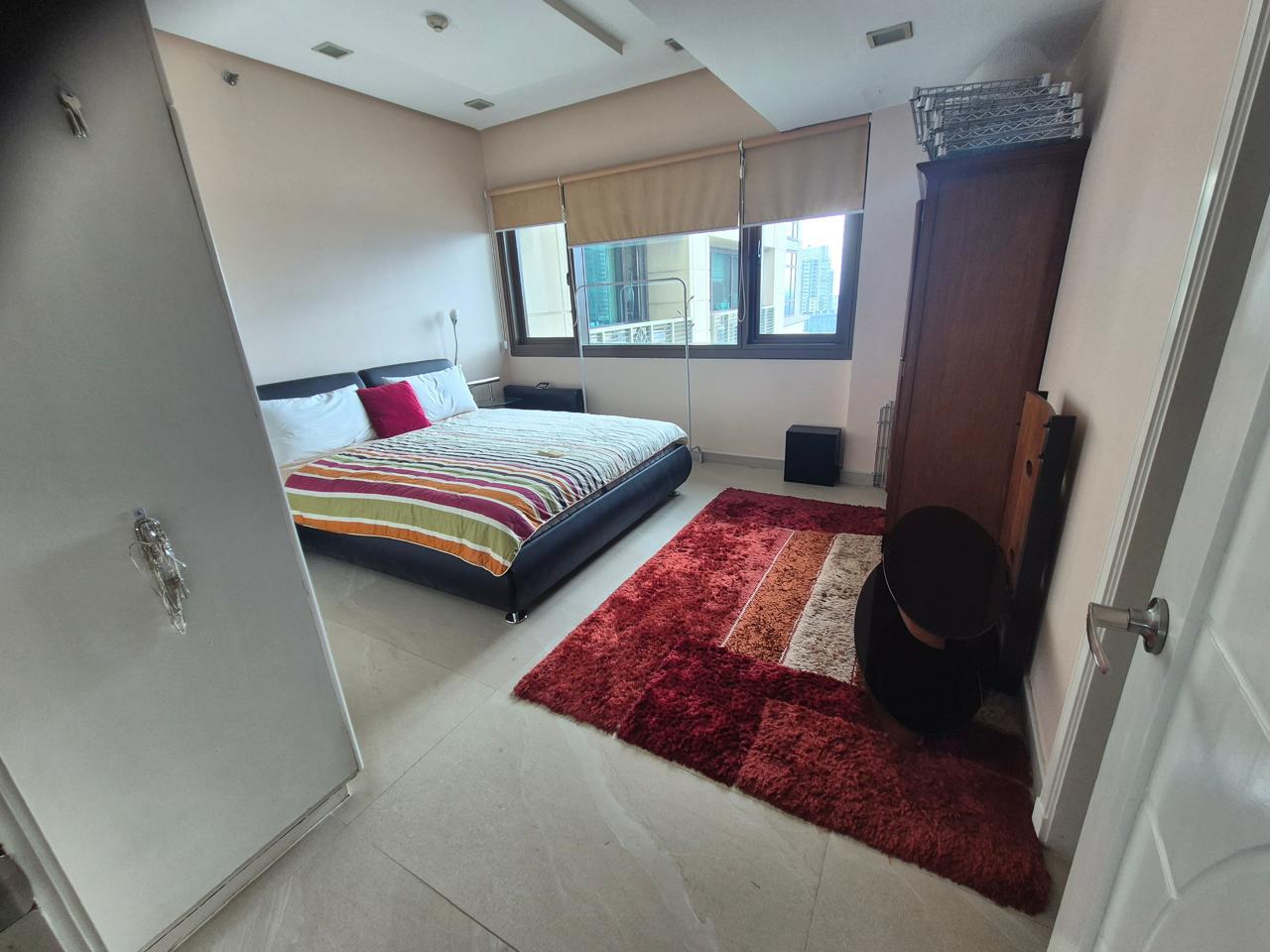 Unit 4, Shang Grand Tower, Legazpi Village, Makati City