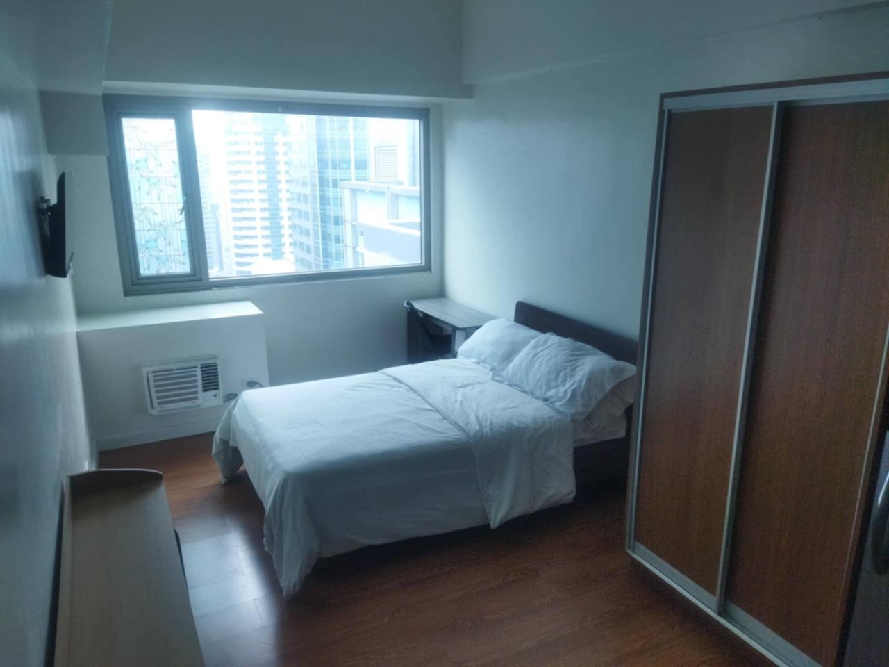 Unit 32, Eton Tower, Legazpi Village, Makati City