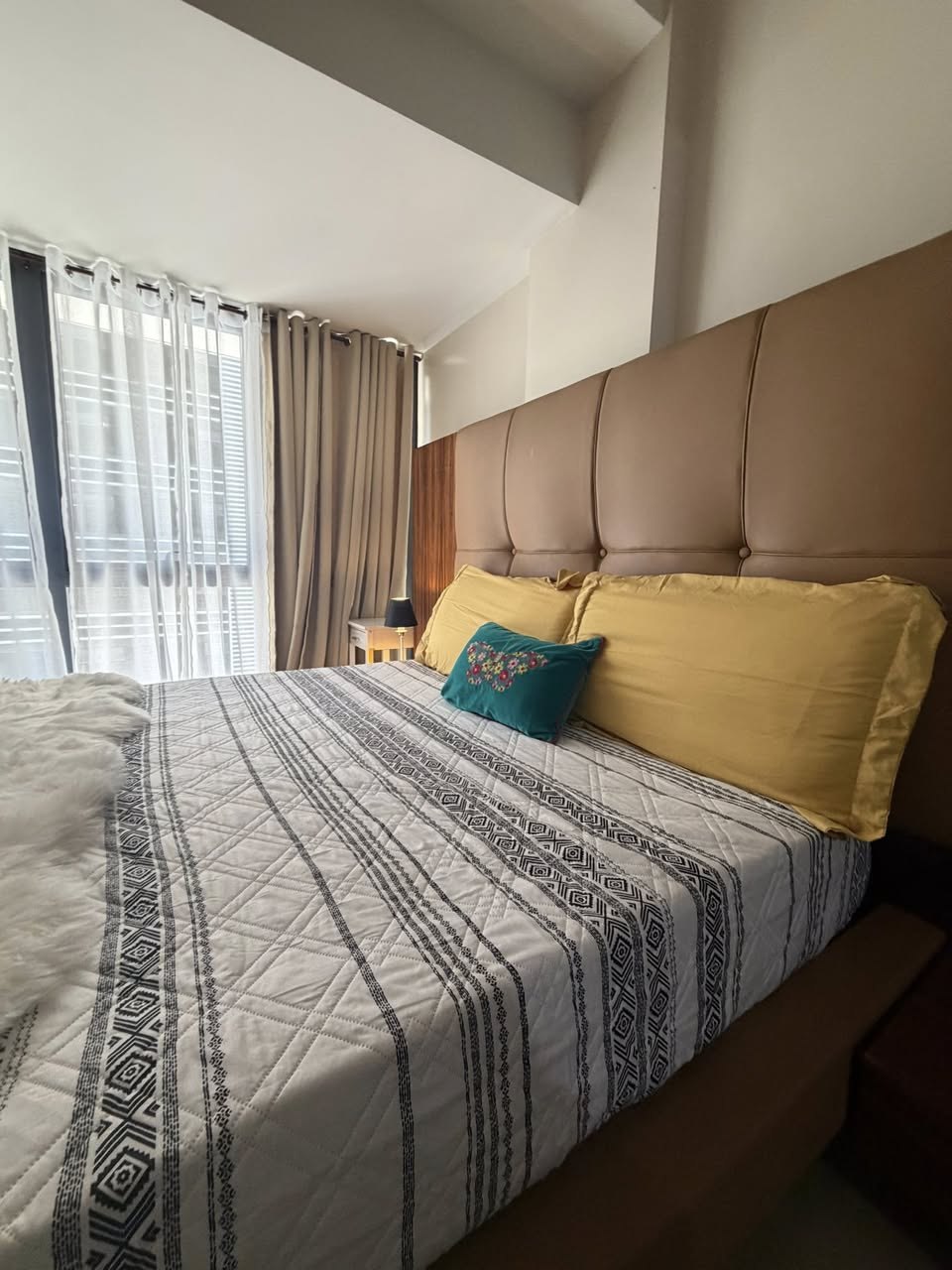 Salcedo Skysuites, Salcedo Village, Makati City