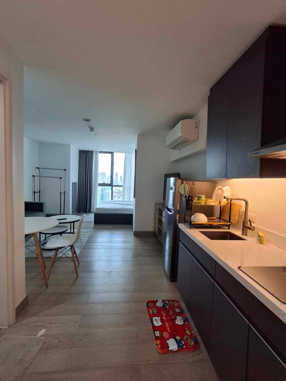 Unit 34, Century Spire, Century, Makati City