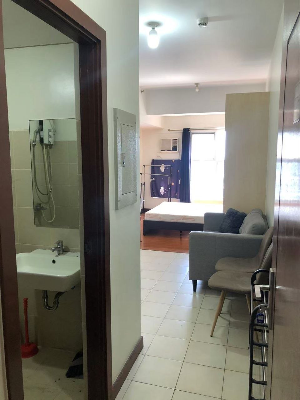 Unit 27H, Paseo de Roces Tower One, Makati City