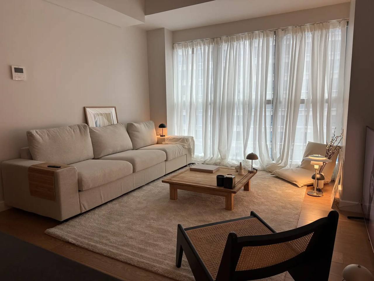 Unit 42, The Seasons Residences Fuyu Tower, BGC, Taguig City