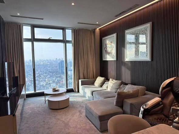Unit 38, Trump Tower, Century, Makati City