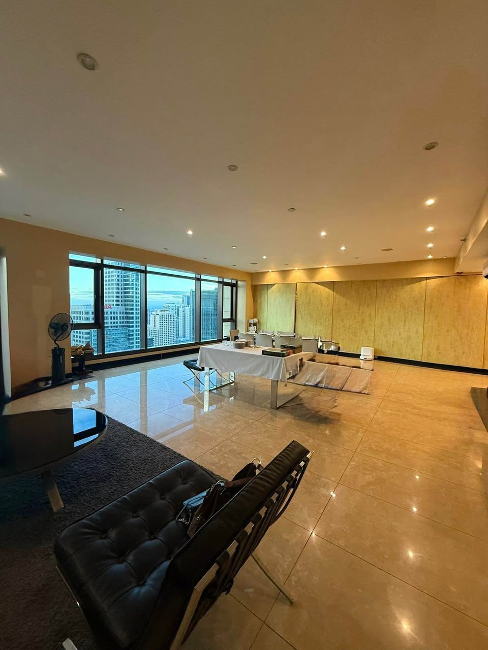 Shang Grand Tower, Makati City