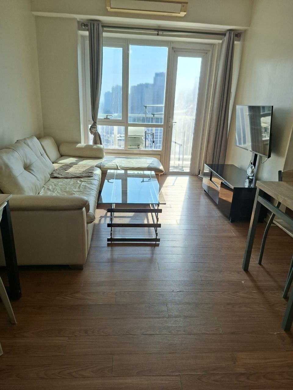 Unit 27O, Grand Midori Tower One, Legazpi Village, Makati City
