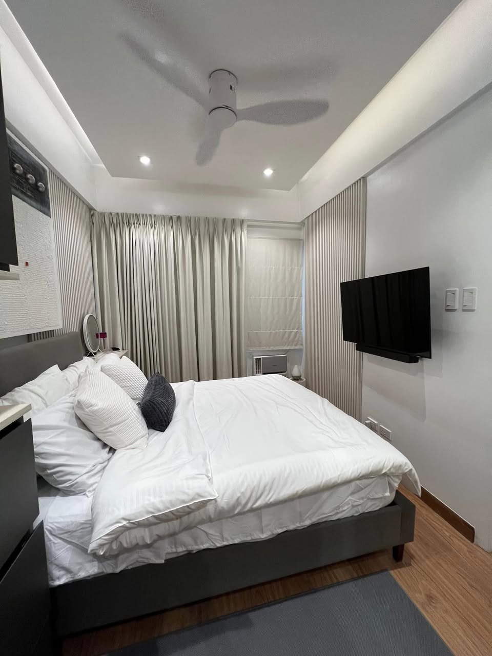 Unit 10, Madison Park West, Uptown BGC, Taguig City