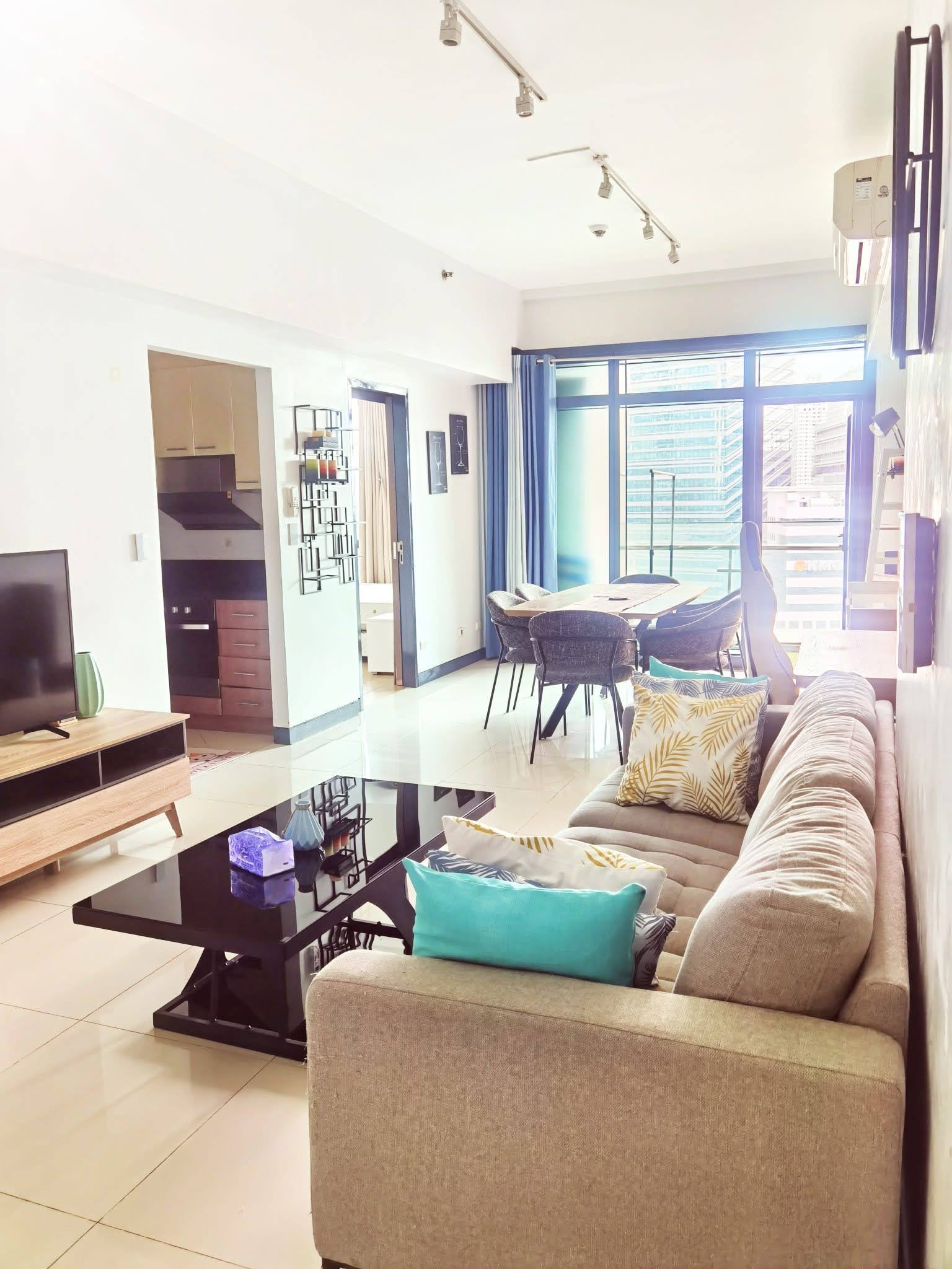 Unit 32, Eight Forbestown Road, BGC, Taguig City