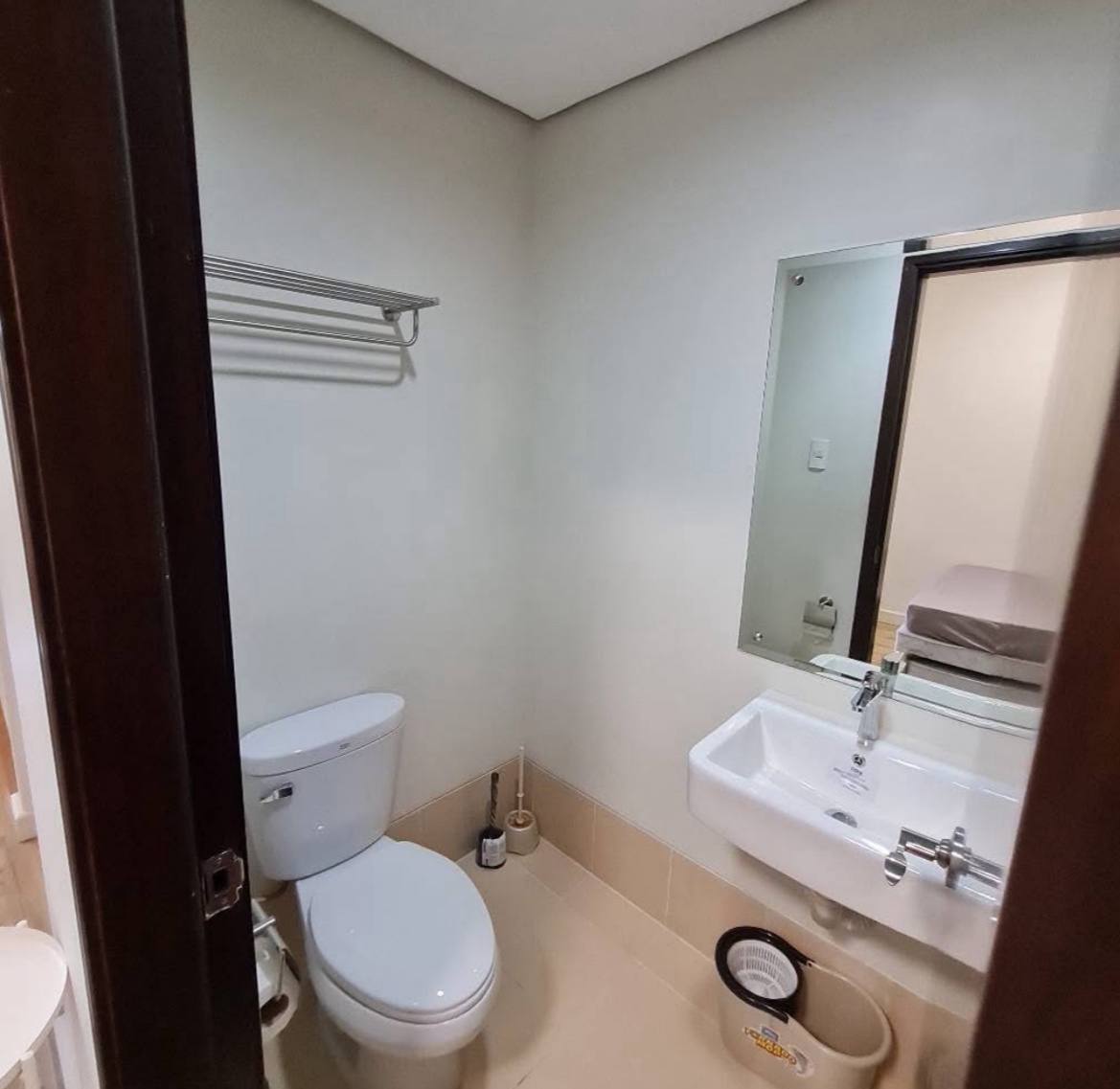 Unit 2F, Eastbay Residences Chelsea Tower One, Muntinlupa City