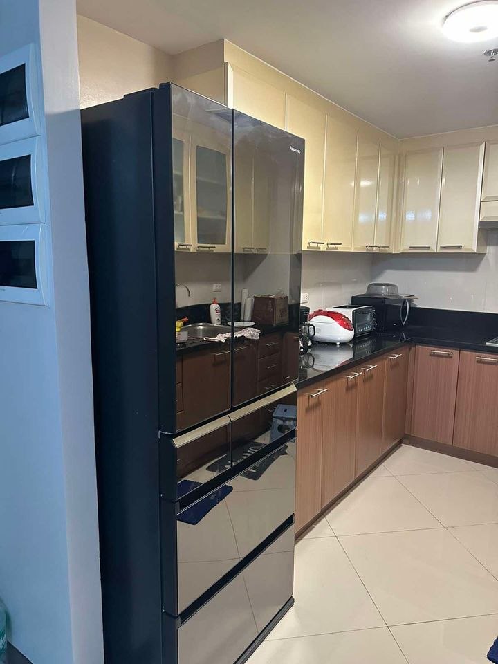 Unit 23, Eight Forbestown Road, BGC, Taguig City