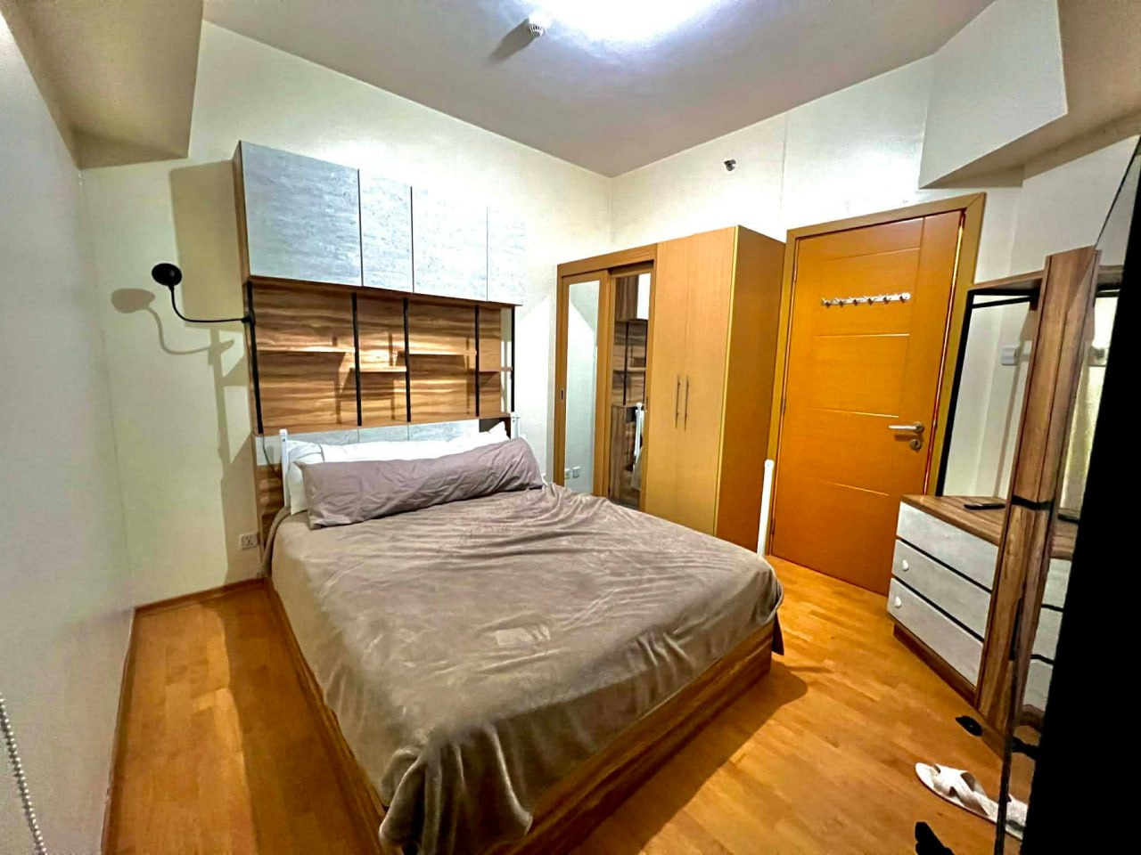 Unit 35, Trion Towers Tower One, BGC, Taguig City