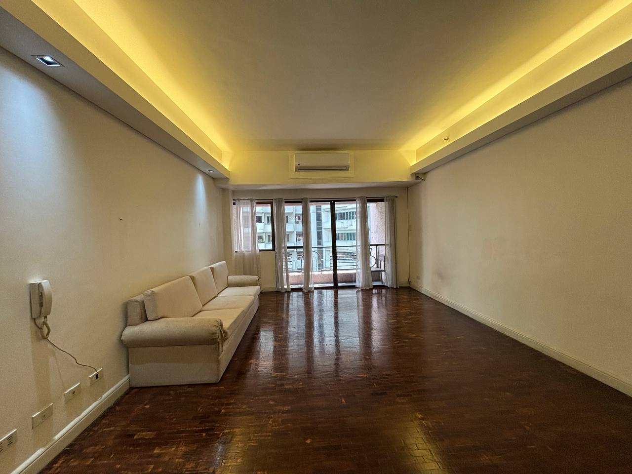 Le Triomphe Condominium, Makati City
