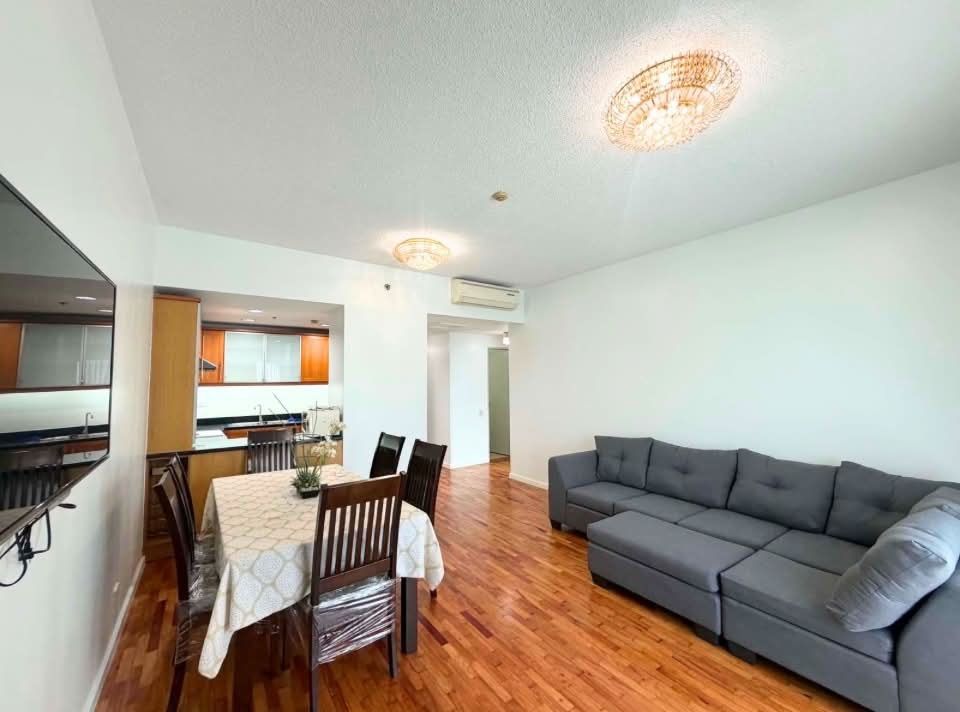 Unit 38E, One Legaspi Park, Legazpi Village, Makati City