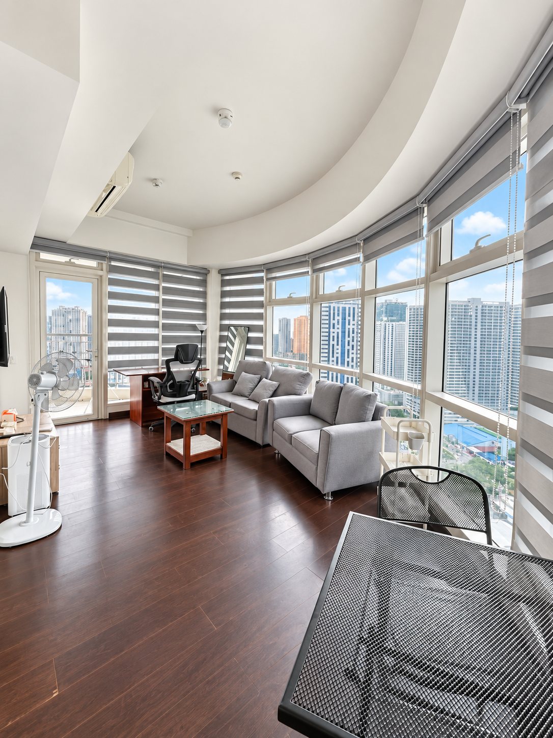 Twin Oaks Place, Greenfield District, Mandaluyong City