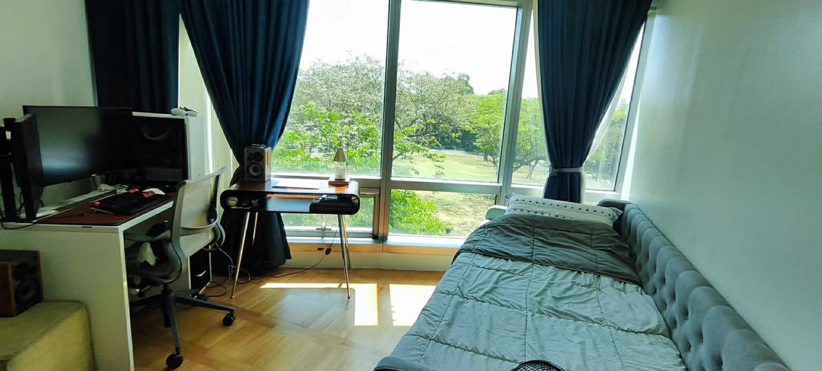 One McKinley Place, BGC, Taguig City