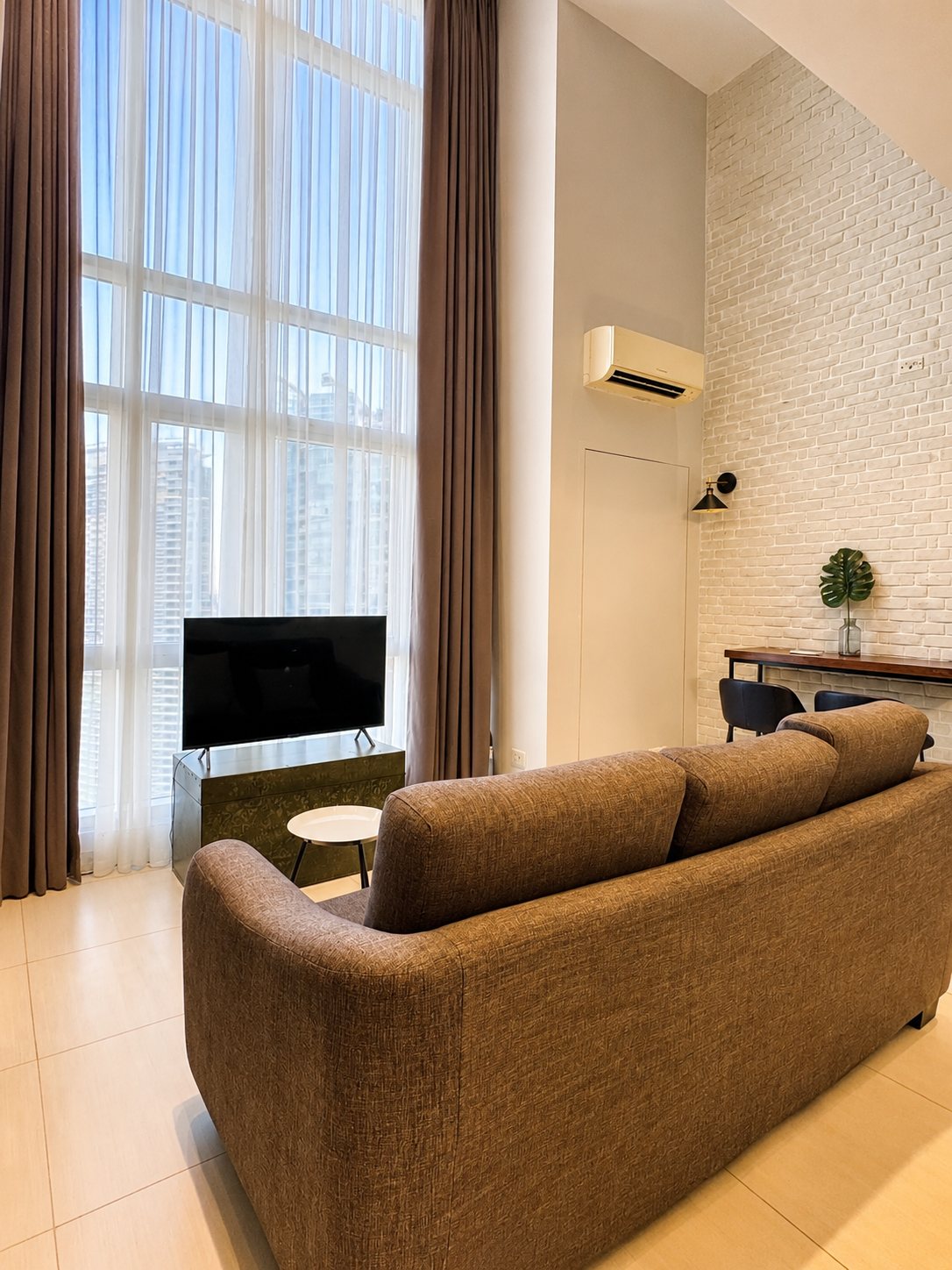 Unit 44, Twin Oaks Place West Tower, Mandaluyong City