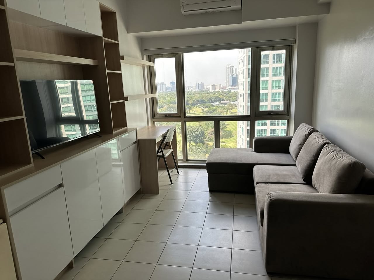 Unit 19B, Forbeswood Parklane Tower One, BGC, Taguig City