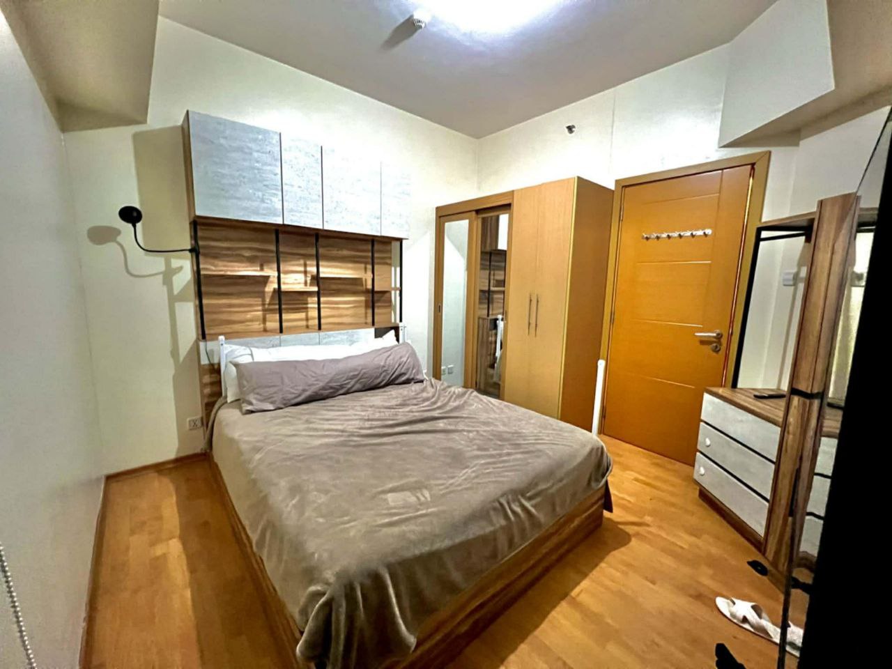 Unit 35, Trion Towers Tower One, BGC, Taguig City