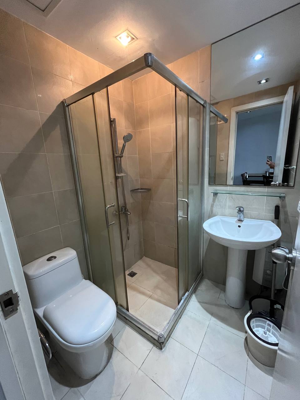 Unit 19, Knightsbridge Residences, Makati City